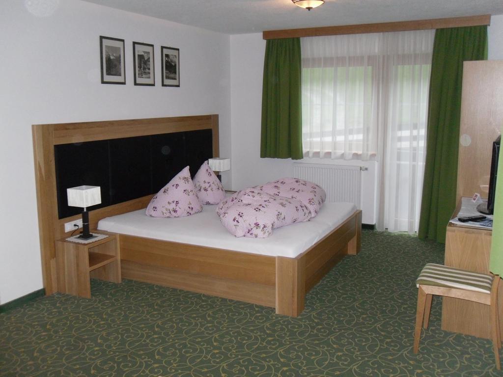 Jenneweinhof Hotel Tux Ngoại thất bức ảnh
