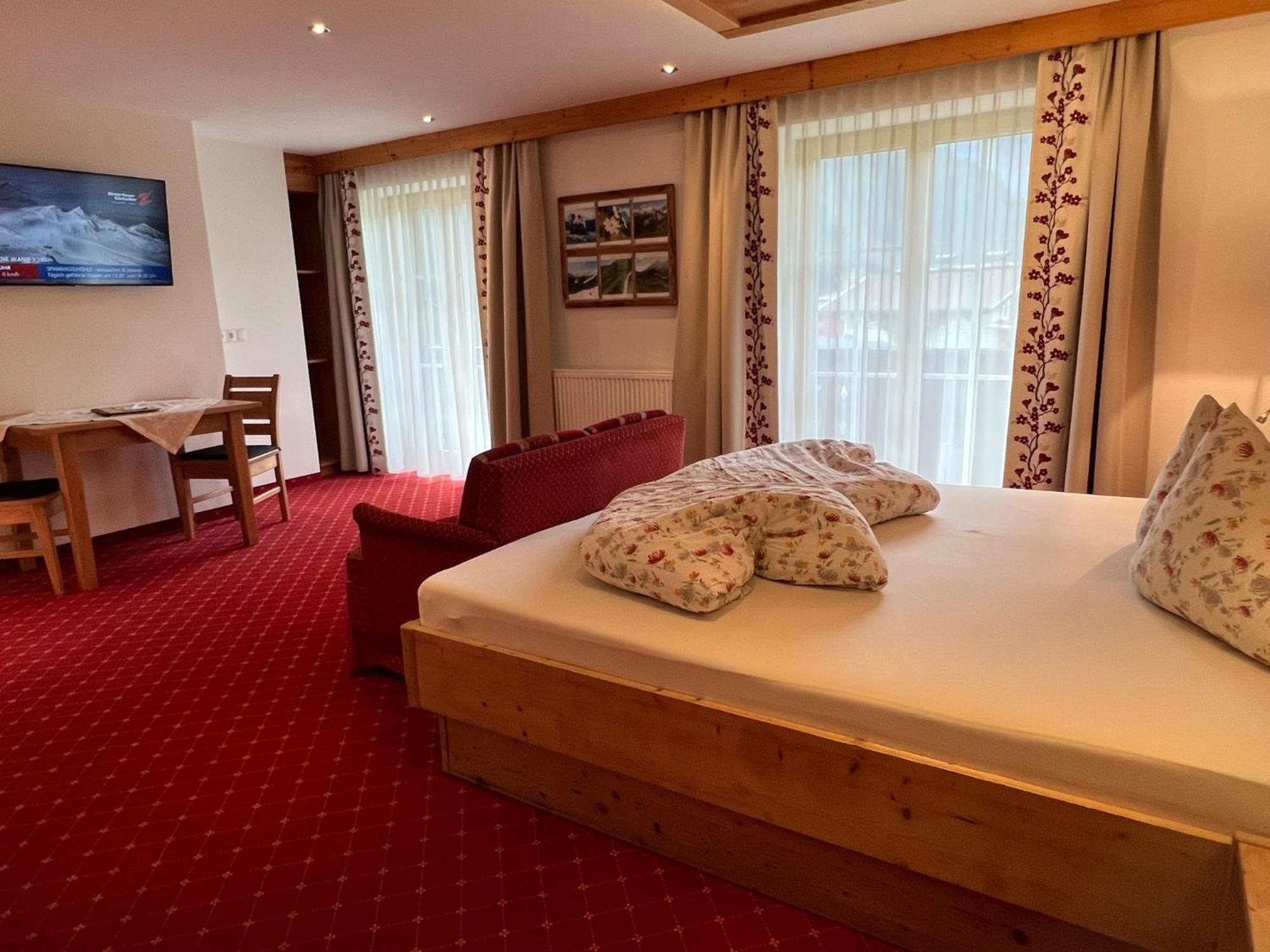 Jenneweinhof Hotel Tux Ngoại thất bức ảnh