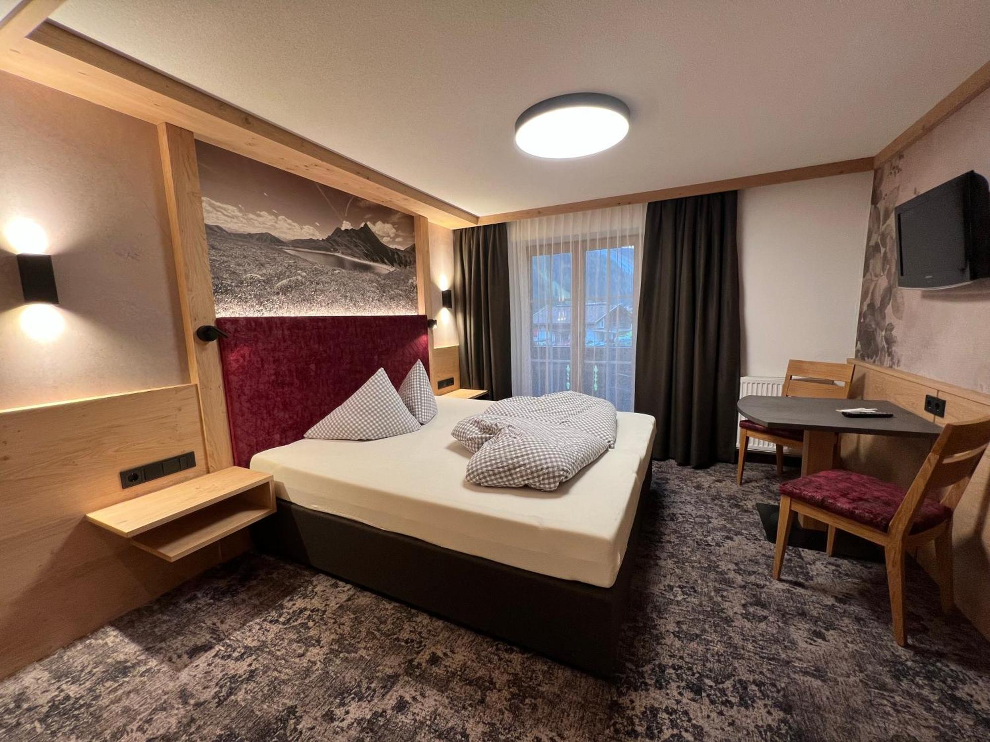 Jenneweinhof Hotel Tux Ngoại thất bức ảnh
