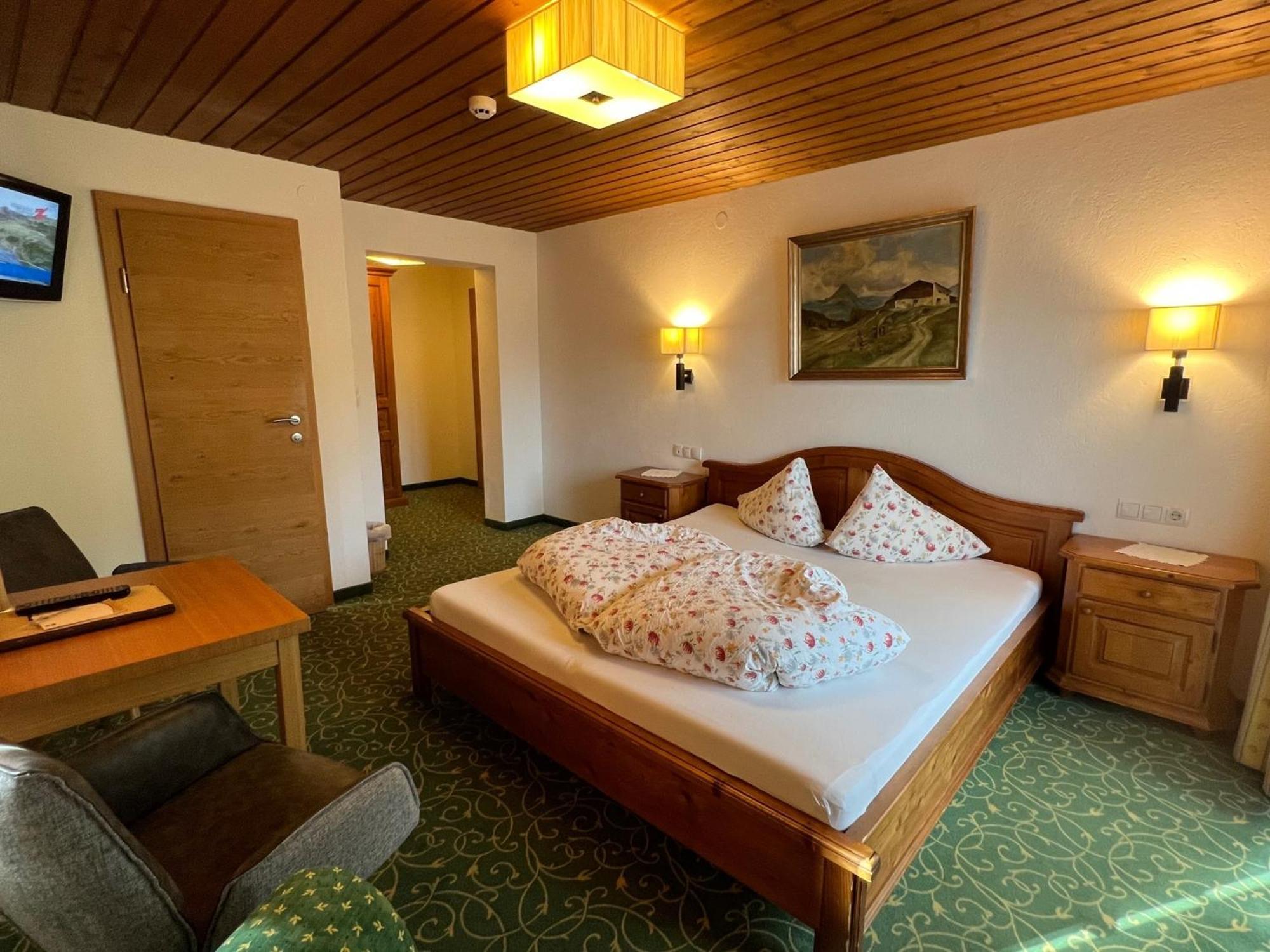 Jenneweinhof Hotel Tux Ngoại thất bức ảnh