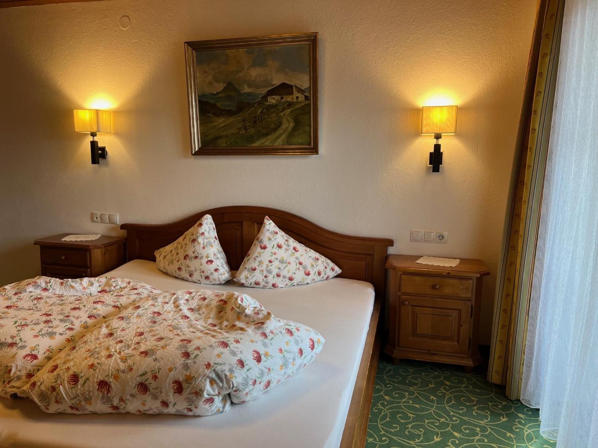 Jenneweinhof Hotel Tux Ngoại thất bức ảnh