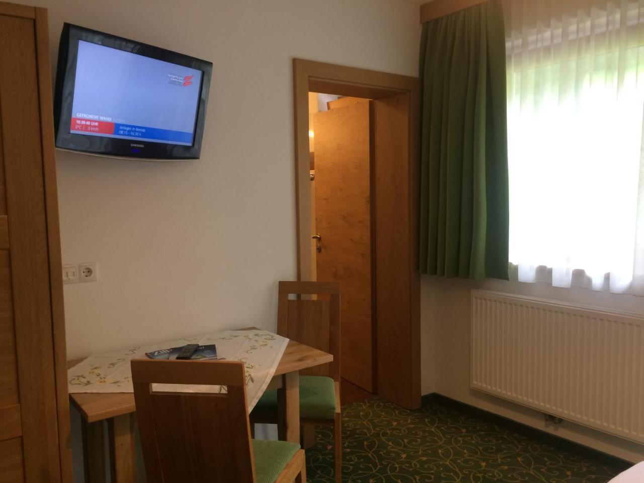 Jenneweinhof Hotel Tux Ngoại thất bức ảnh