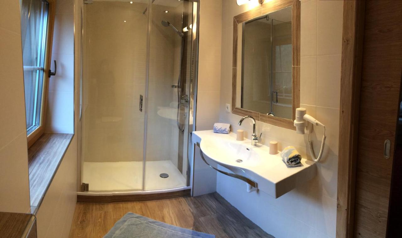 Jenneweinhof Hotel Tux Ngoại thất bức ảnh
